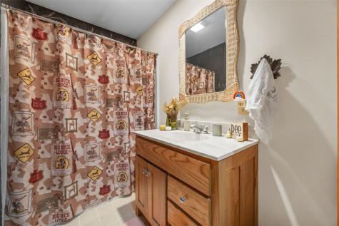 2976 61st Street Lane Vinton IA 52349