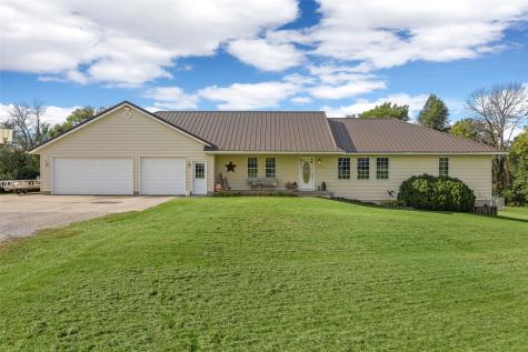 2976 61st Street Lane Vinton IA 52349