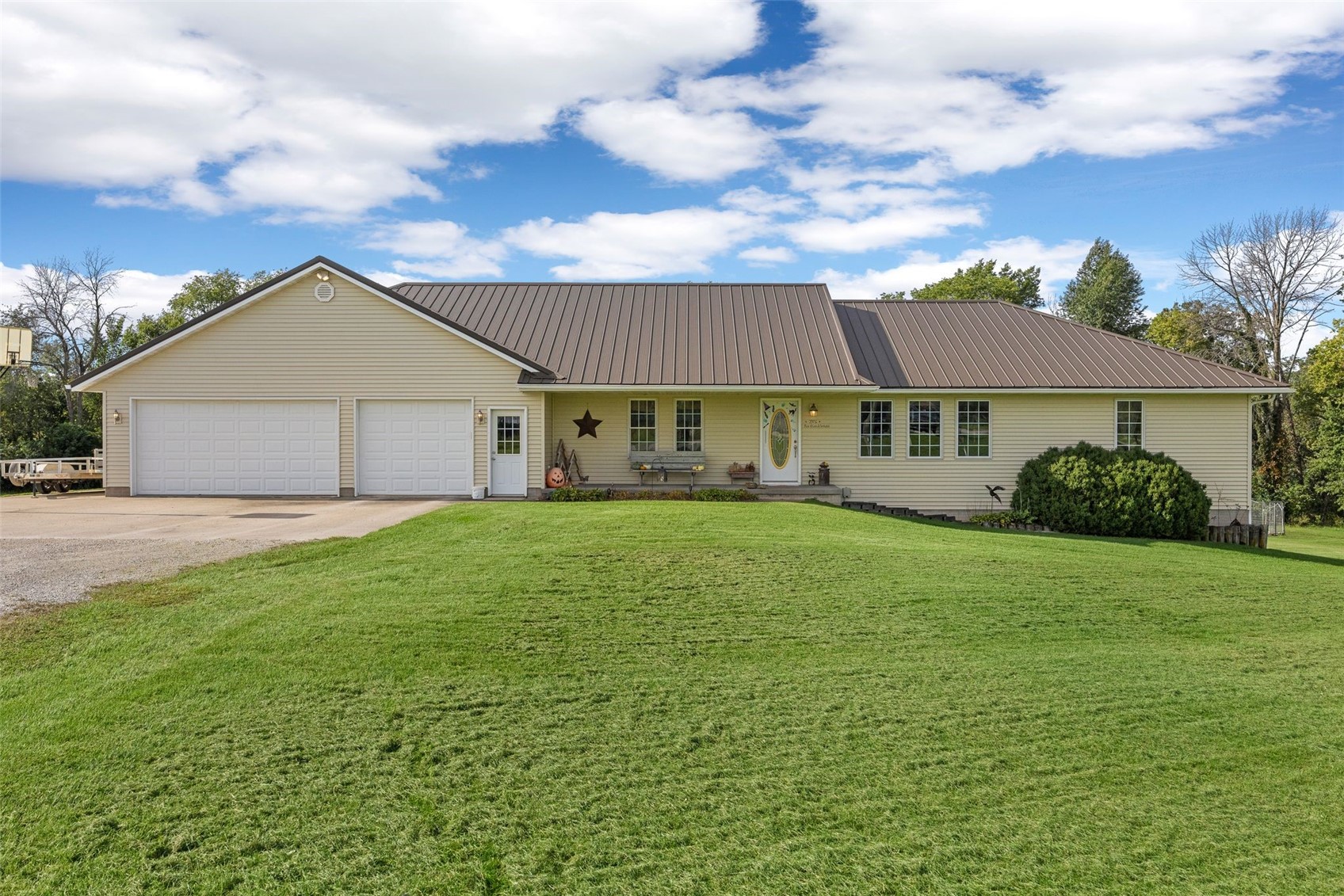 2976 61st Street Lane Vinton IA 52349