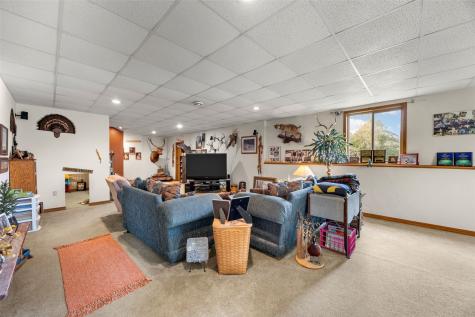2976 61st Street Lane Vinton IA 52349