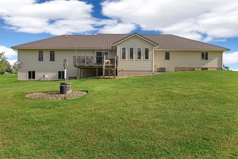 2976 61st Street Lane Vinton IA 52349