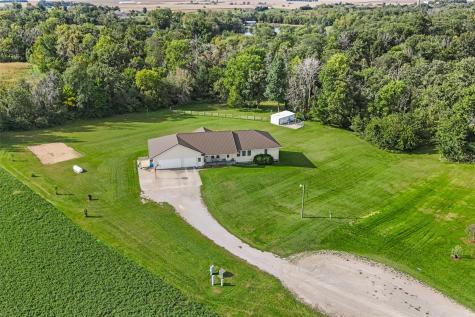 2976 61st Street Lane Vinton IA 52349