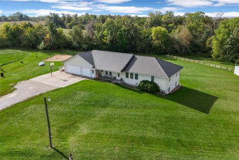 2976 61st Street Lane Vinton IA 52349