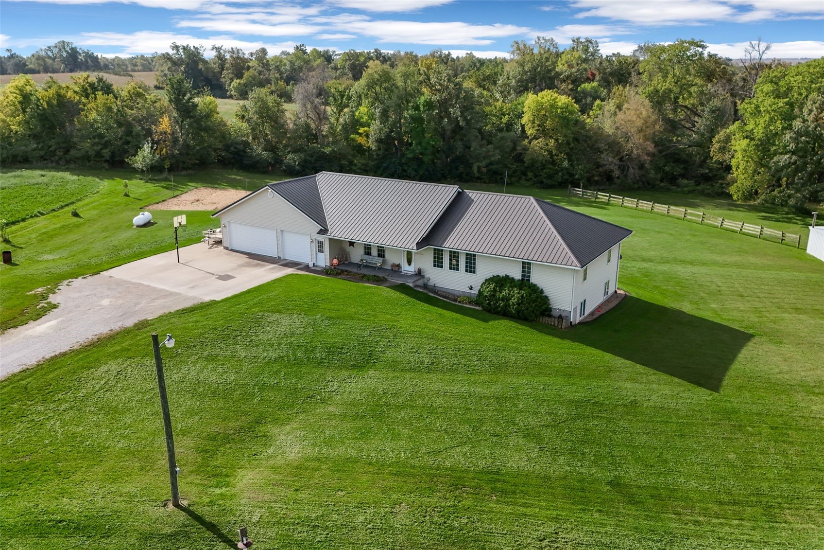 2976 61st Street Lane Vinton IA 52349
