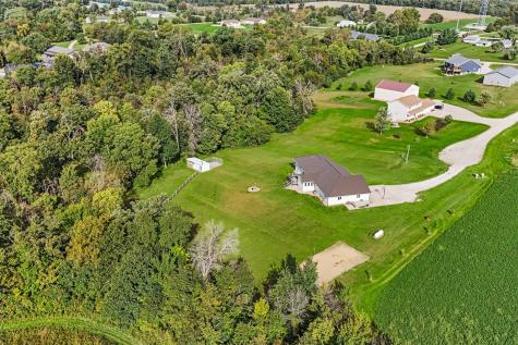 2976 61st Street Lane Vinton IA 52349