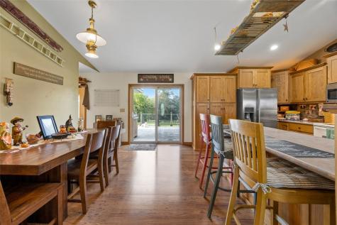 2976 61st Street Lane Vinton IA 52349