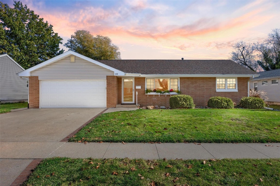 709 27th Street NW Cedar Rapids IA 52405