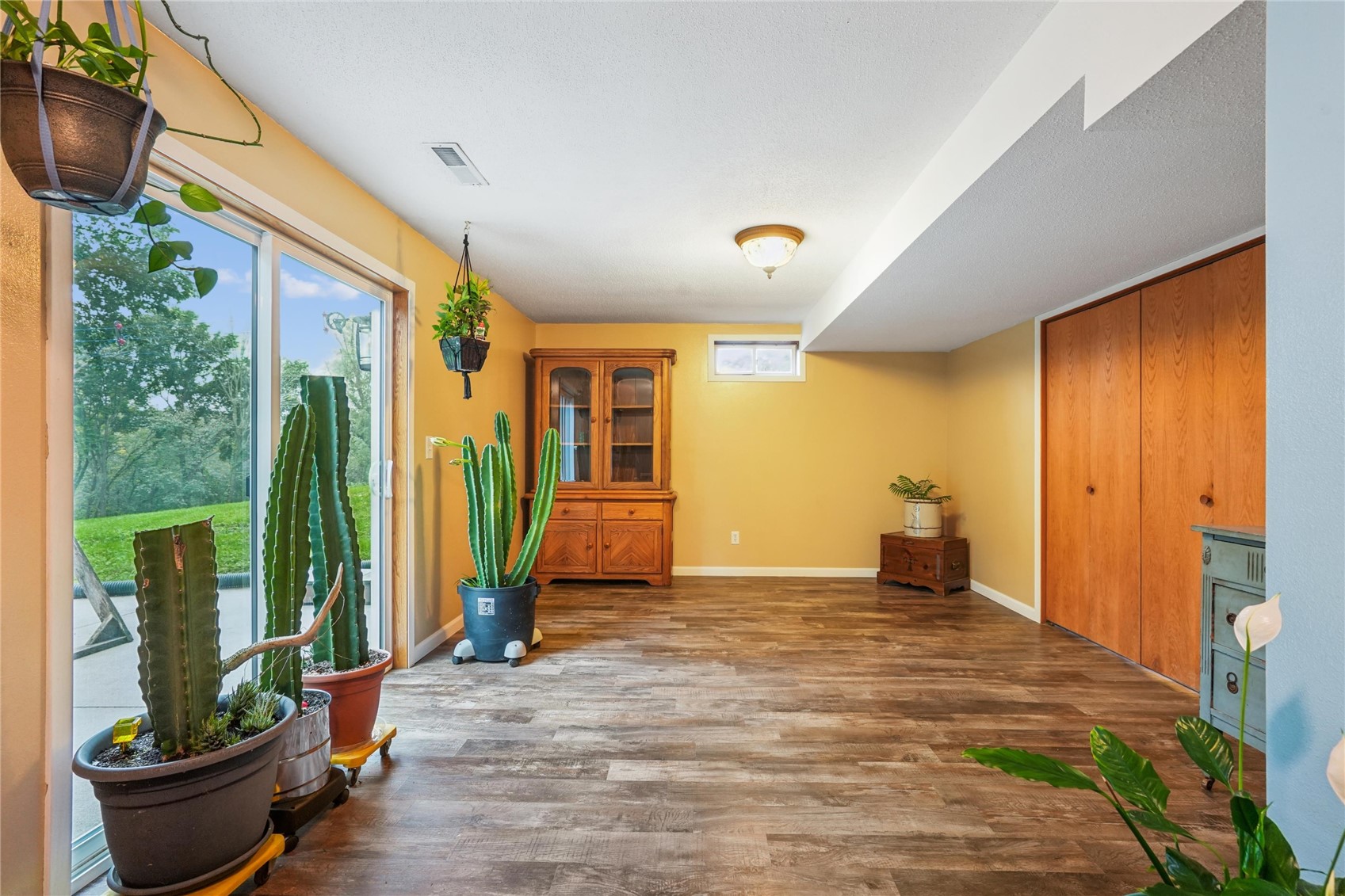 3945 S Spring Street NE Solon IA 52333