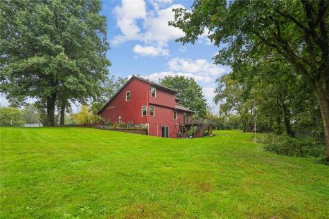 3945 S Spring Street NE Solon IA 52333