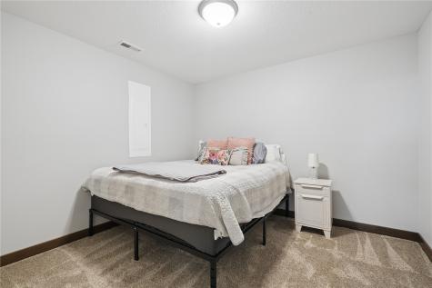 495 Dutch Drive Robins IA 52328