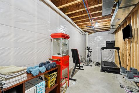 495 Dutch Drive Robins IA 52328