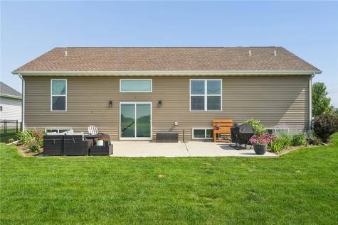 495 Dutch Drive Robins IA 52328