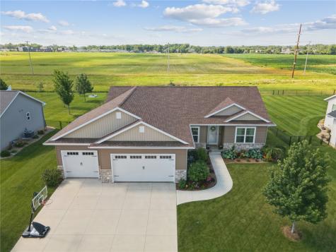 495 Dutch Drive Robins IA 52328