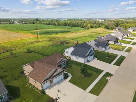 495 Dutch Drive Robins IA 52328