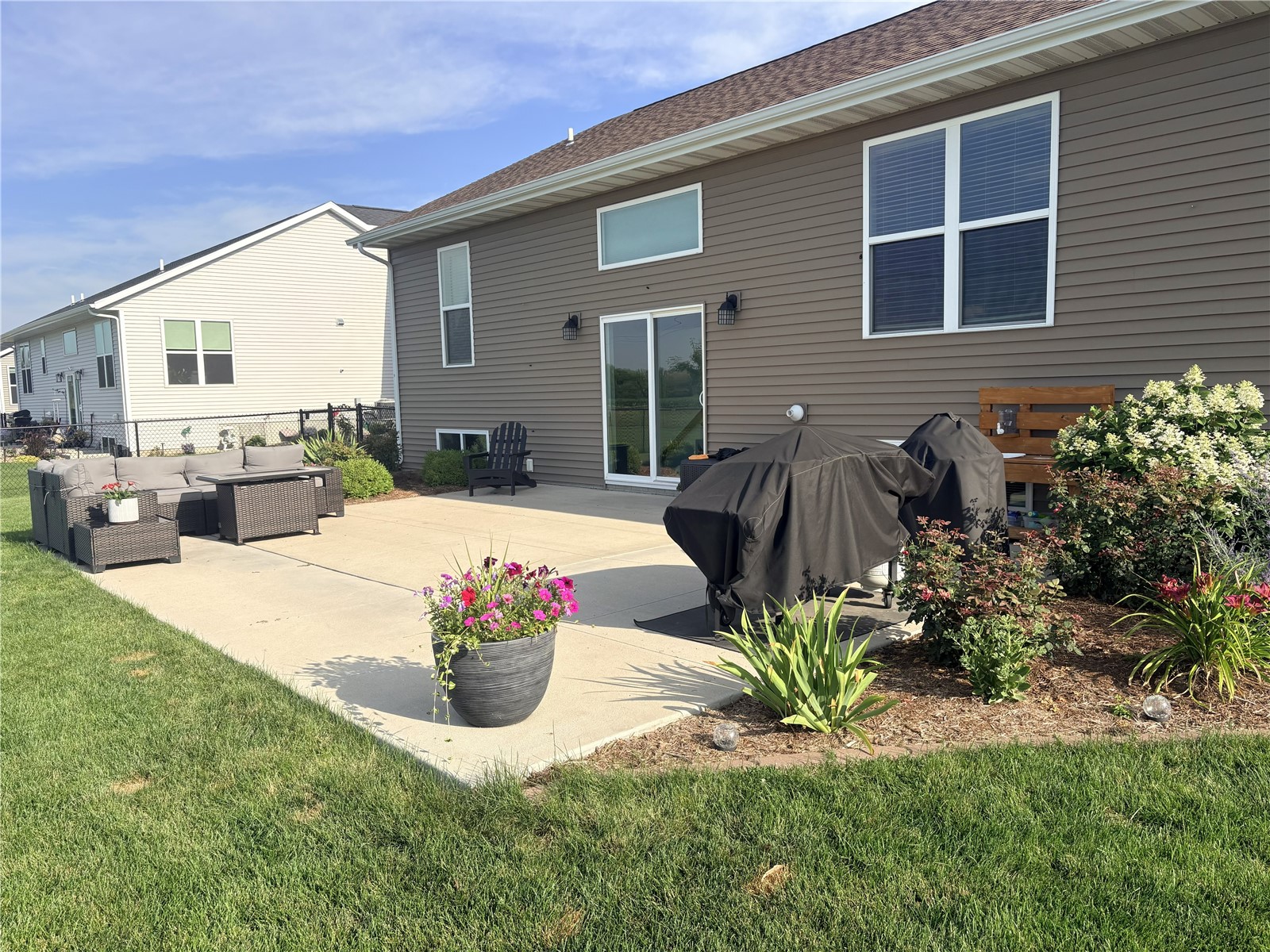 495 Dutch Drive Robins IA 52328