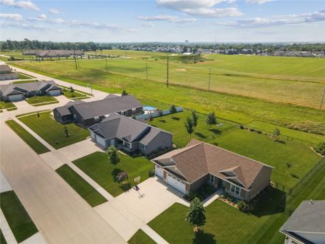 495 Dutch Drive Robins IA 52328