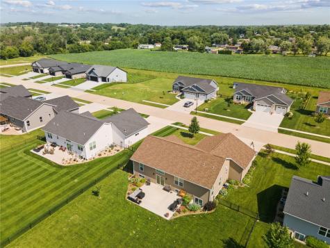 495 Dutch Drive Robins IA 52328