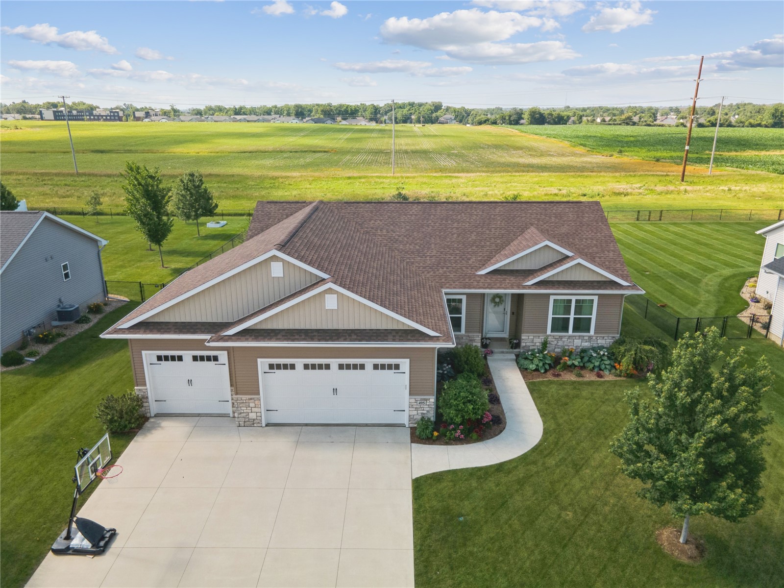 495 Dutch Drive Robins IA 52328