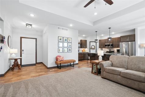 495 Dutch Drive Robins IA 52328
