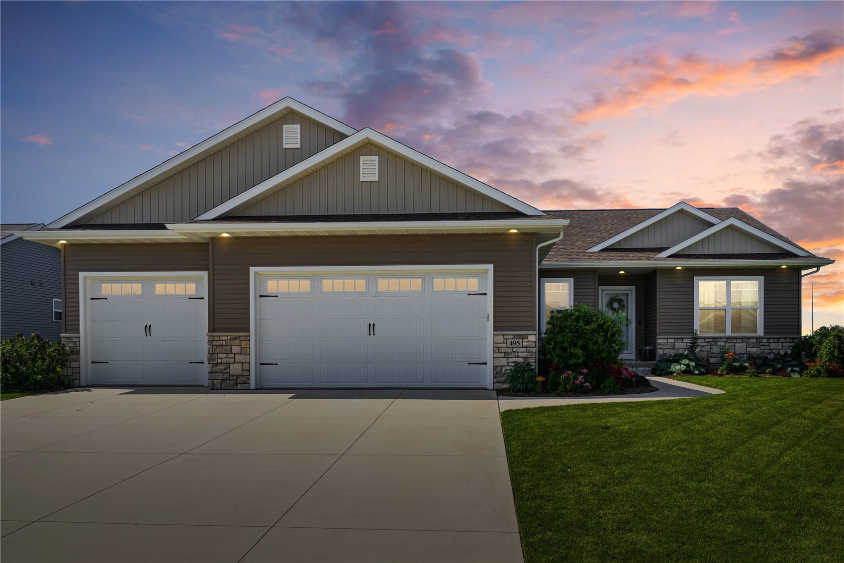 495 Dutch Drive Robins IA 52328