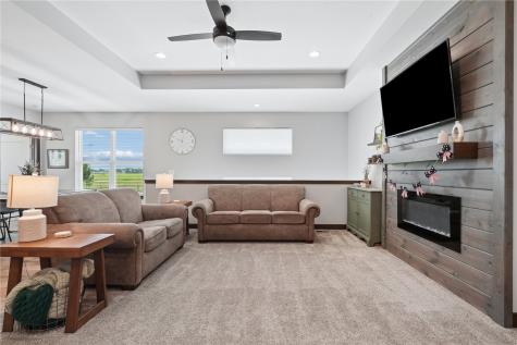 495 Dutch Drive Robins IA 52328
