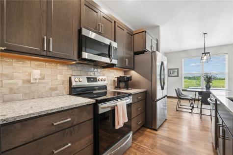 495 Dutch Drive Robins IA 52328