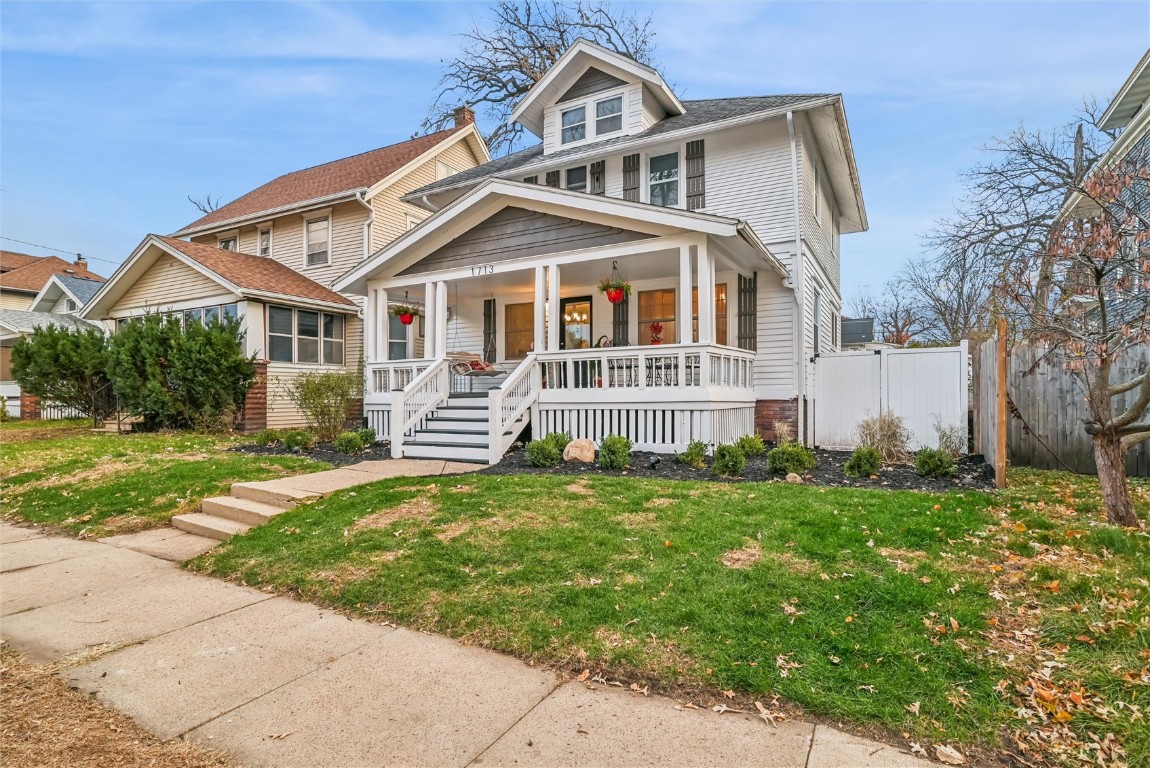 1713 7th Avenue SE Cedar Rapids IA 52403