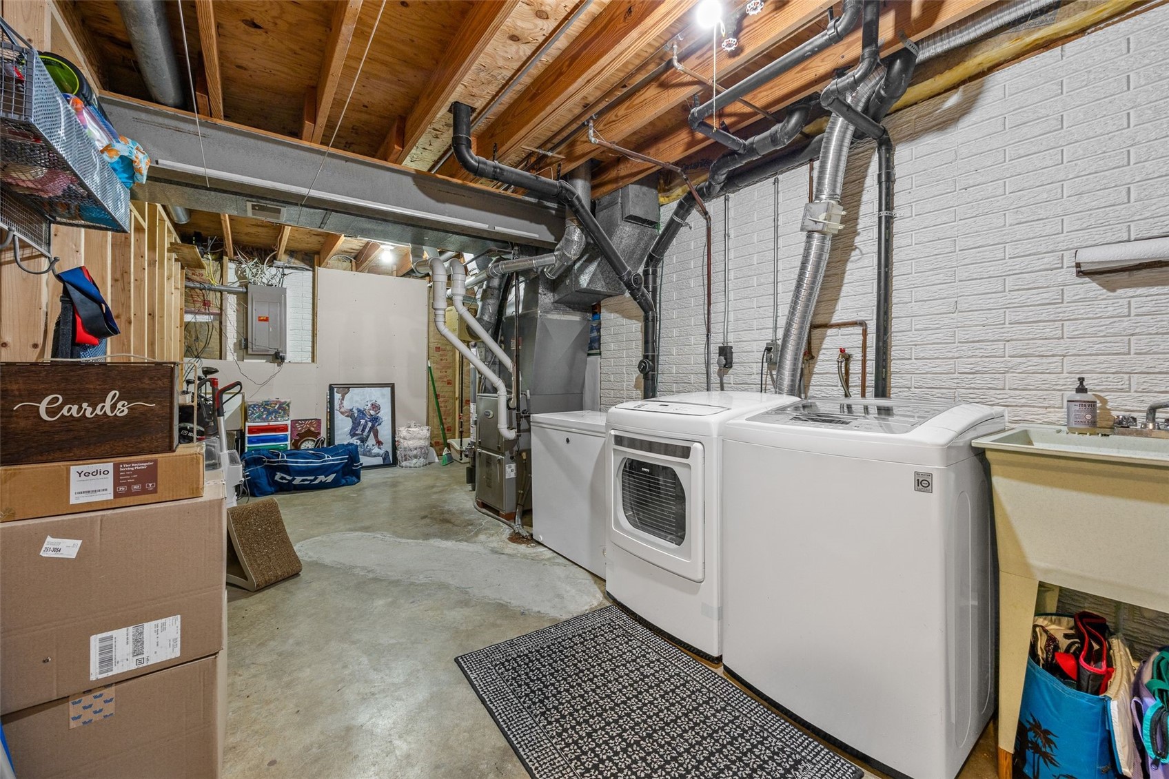 415 Wilton Drive NE Cedar Rapids IA 52402