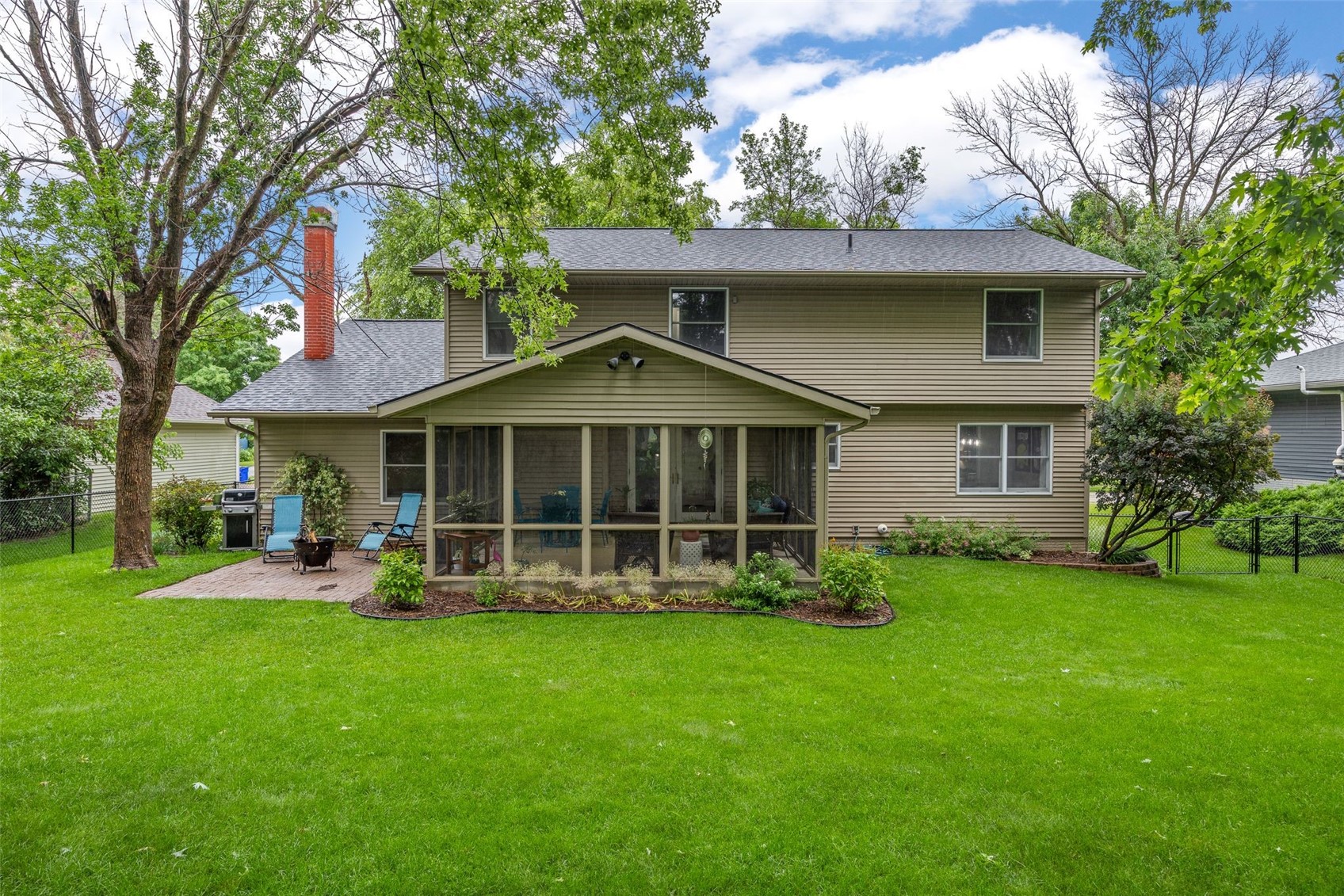 415 Wilton Drive NE Cedar Rapids IA 52402