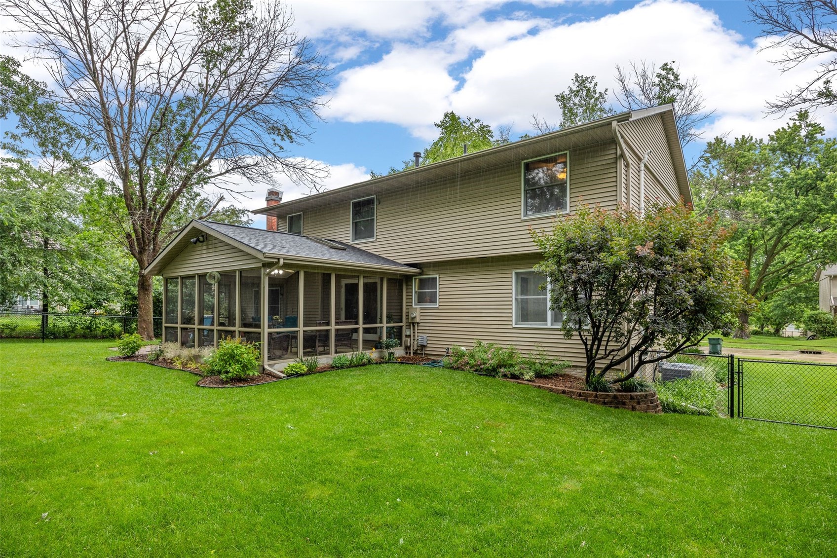 415 Wilton Drive NE Cedar Rapids IA 52402