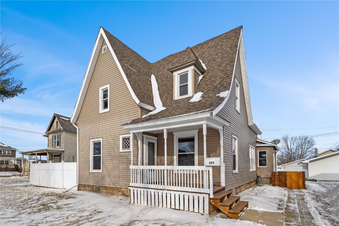 Vinton IA, 309 W 6th Street