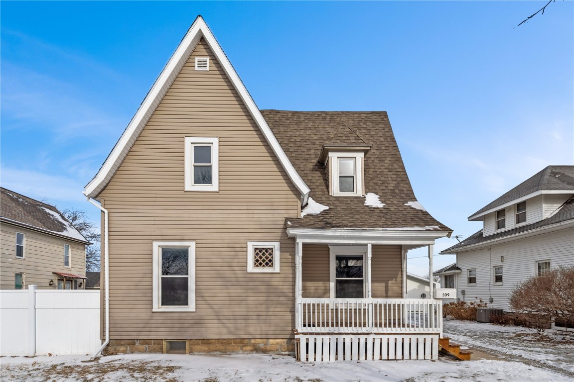 309 W 6th Street Vinton IA 52349