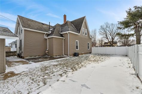 309 W 6th Street Vinton IA 52349