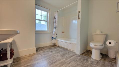 2511 B Avenue NE Cedar Rapids IA 52402