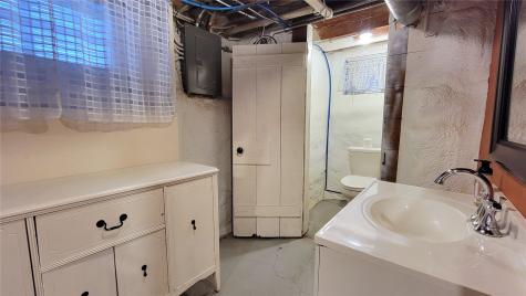 2511 B Avenue NE Cedar Rapids IA 52402