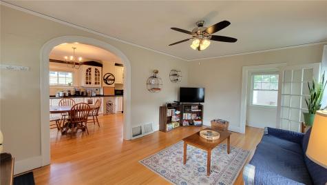 2511 B Avenue NE Cedar Rapids IA 52402