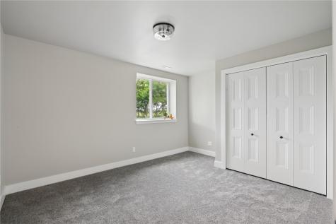 808 Crestview Drive Solon IA 52333
