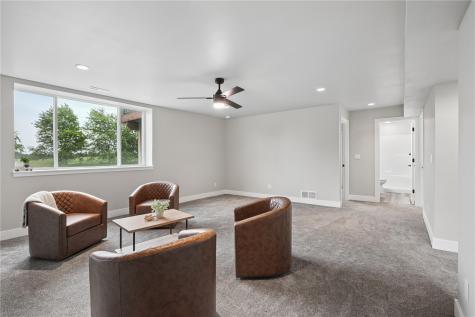 808 Crestview Drive Solon IA 52333