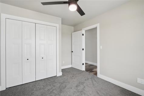 808 Crestview Drive Solon IA 52333