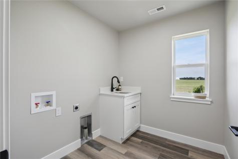 808 Crestview Drive Solon IA 52333