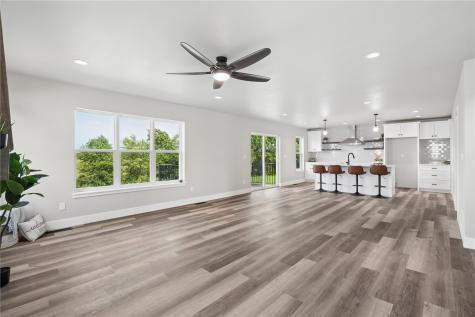 808 Crestview Drive Solon IA 52333