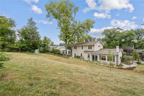 2132 Lincolnshire Drive SE Cedar Rapids IA 52403