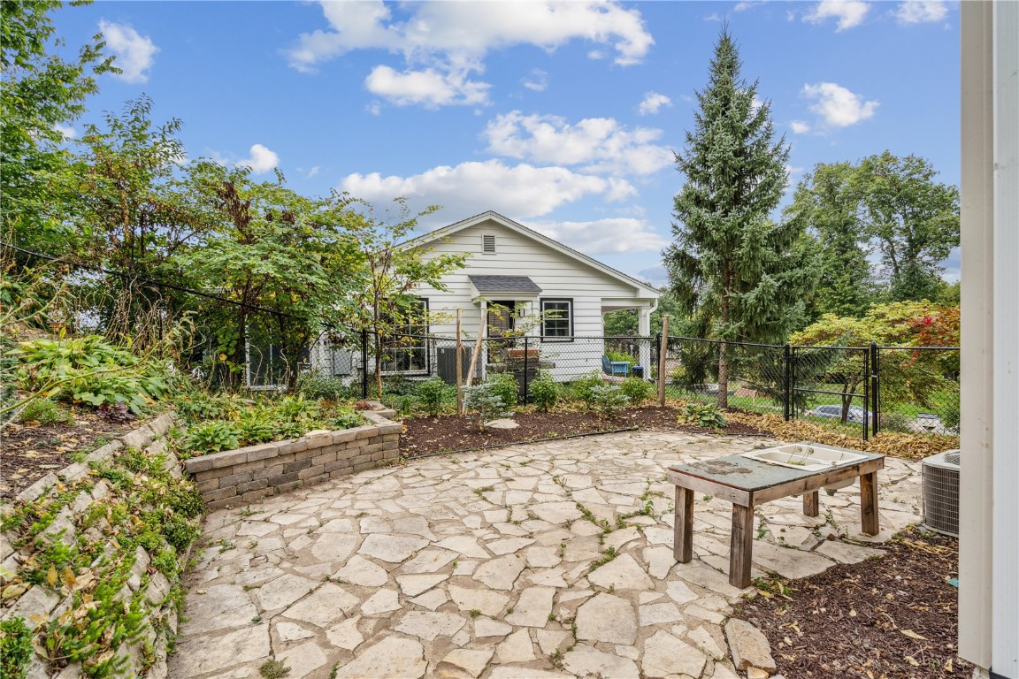 2132 Lincolnshire Drive SE Cedar Rapids IA 52403