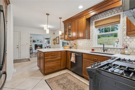 2132 Lincolnshire Drive SE Cedar Rapids IA 52403