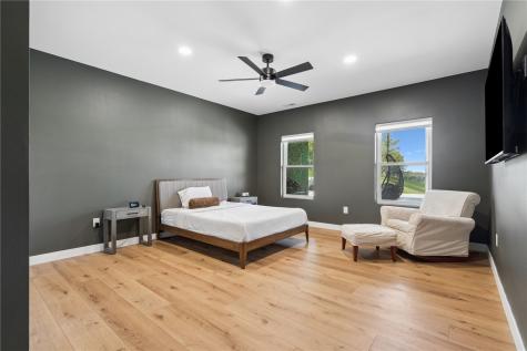 4764 Rapid Creek Road NE Iowa City IA 52245