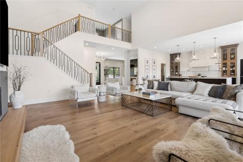 4764 Rapid Creek Road NE Iowa City IA 52245
