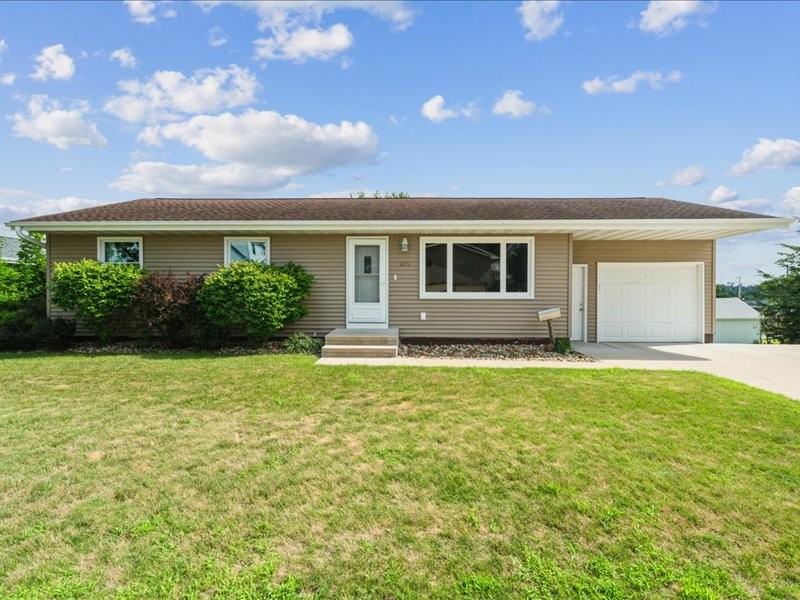 1175 F Avenue Marion IA 52302