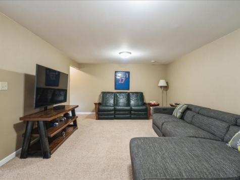 1175 F Avenue Marion IA 52302