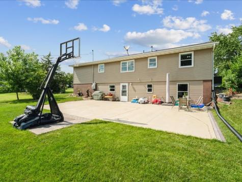1175 F Avenue Marion IA 52302