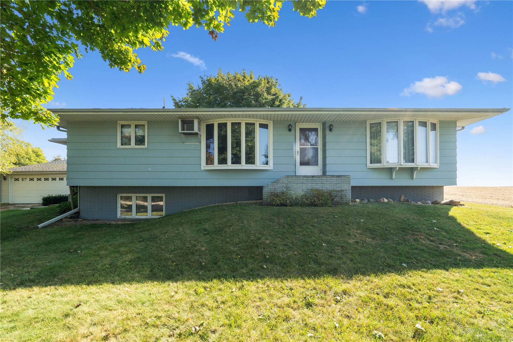 4565 Alice Road Center Point IA 52213